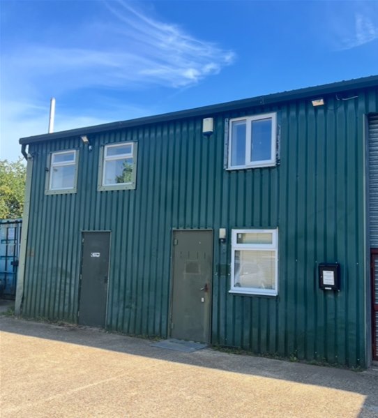 Hulfords Lane, Hartley Wintney, RG27 8AG